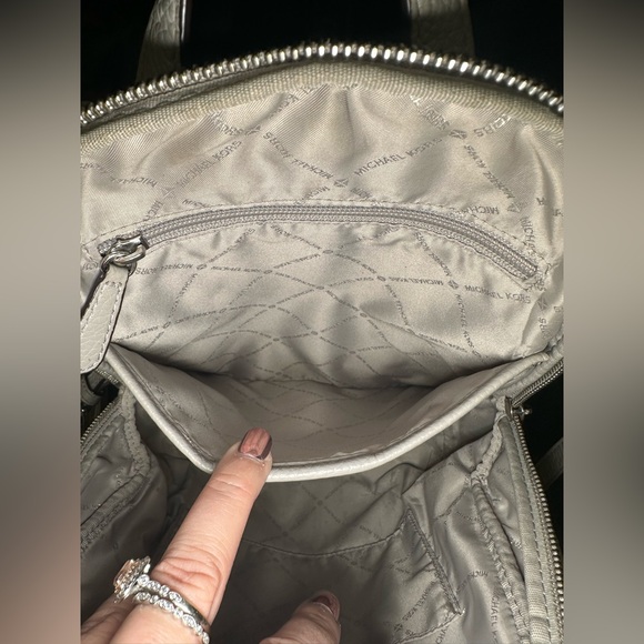 Michael Kors Erin Pearl Grey Pebbled Leather MD Backpack - Picture 10 of 13